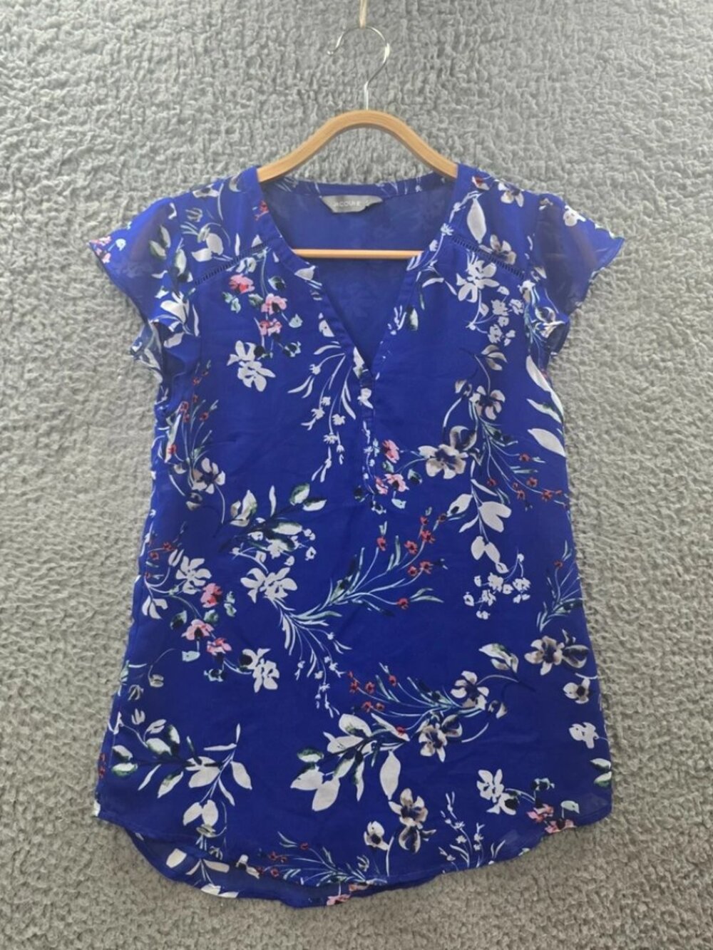 Jacqui E Womens Blouse Top Size 6 Blue Floral Short Sleeve V-Neck